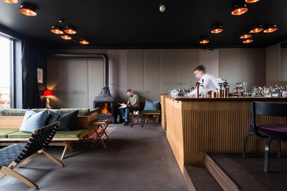 Arnold_Werner_Architekten_The_Flushing_Meadows_Bar_04